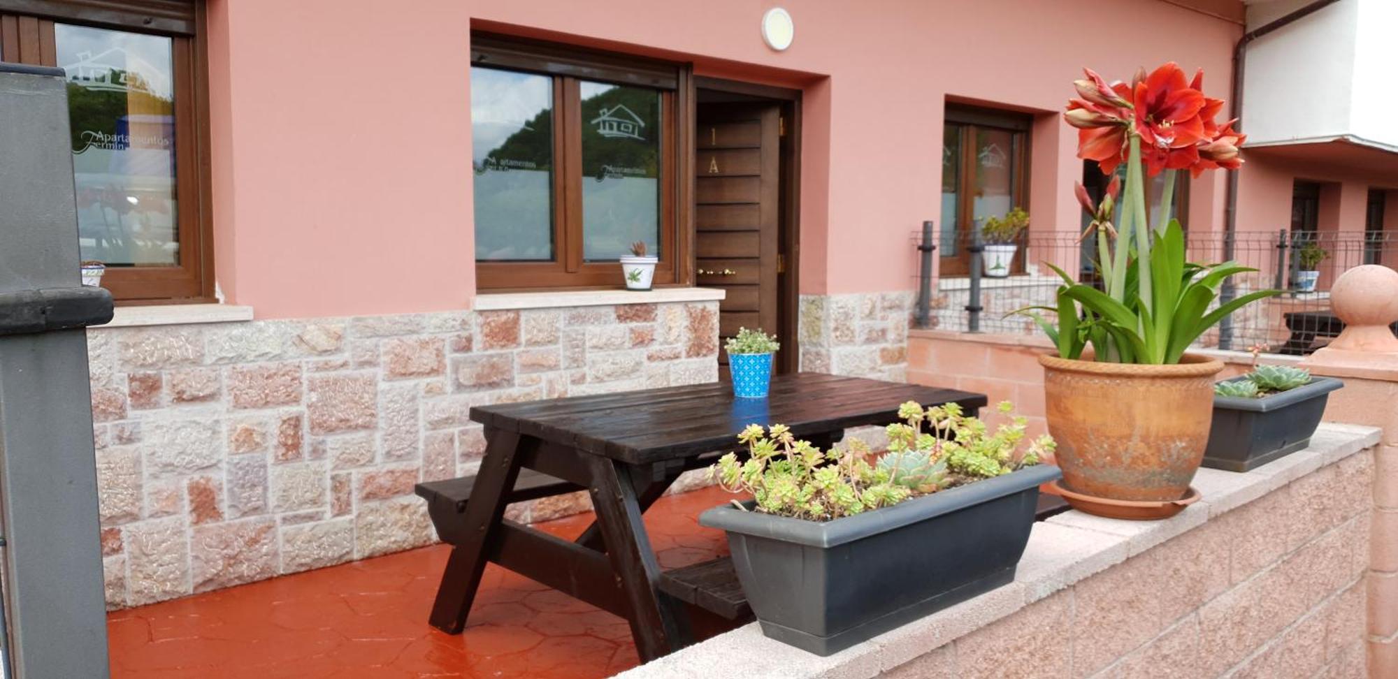 Apartamentos Fermin Onís Екстериор снимка